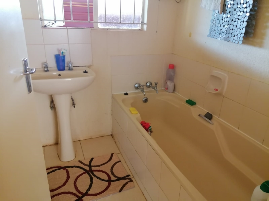 To Let 3 Bedroom Property for Rent in Tlhabane West North West